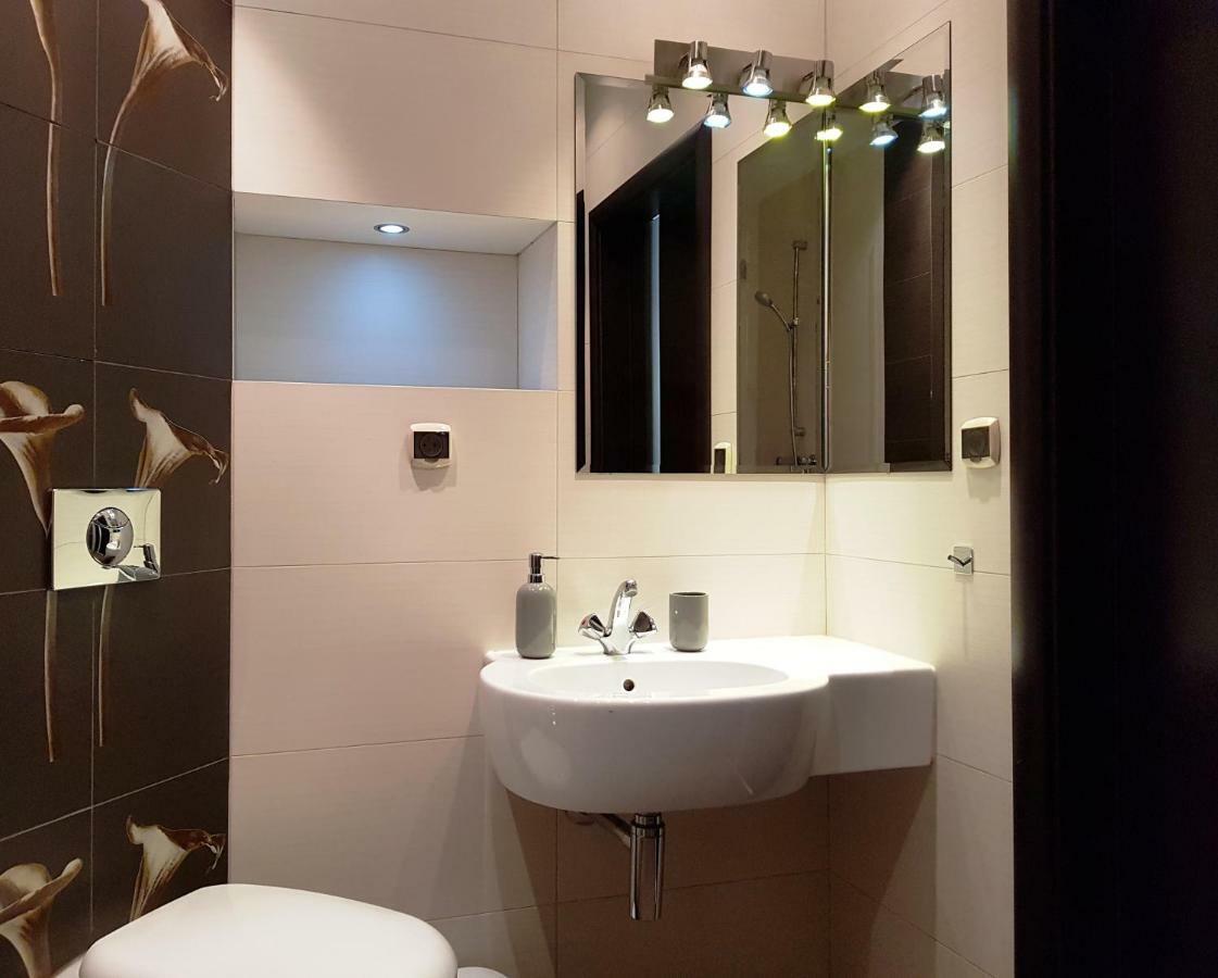 Ferienwohnung Apartament "Cleopatra 5" Przy Rynku Z Parkingiem, Faktury Vat Kielce Exterior foto
